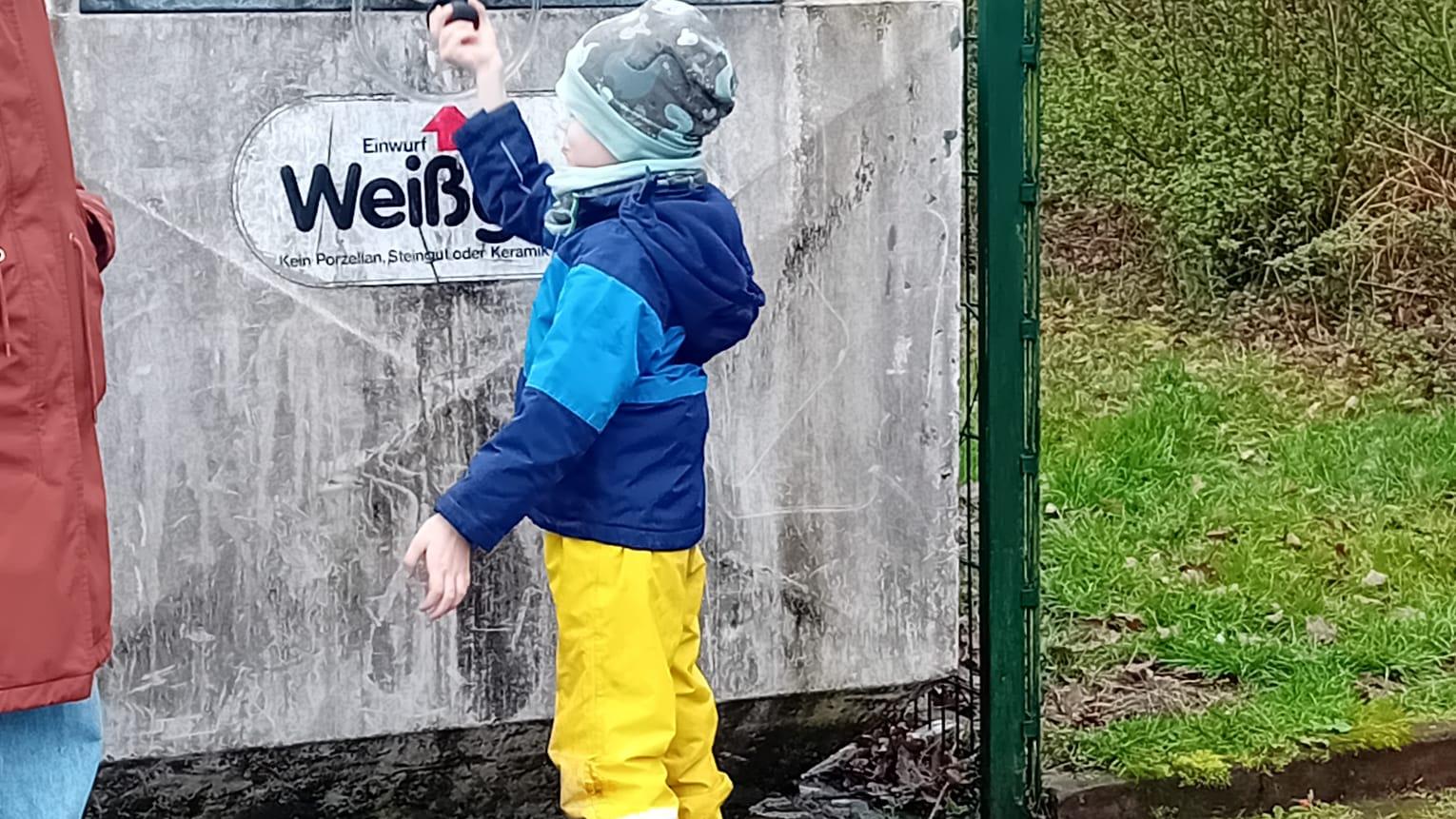 Die Kinder lernten, wie man Müll richtig trennt