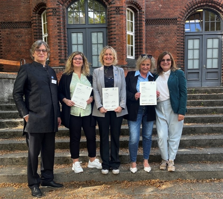 Von links: Prof. Dipl. Päd. Ludger Pesch, Maria-Elisabeth Scherer (sSL), Susanne Filenius (SL), Claudia Terré (Elternbegleitung), Referentin Britta Papenguth-Grammerstorf