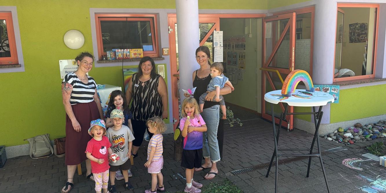 Die Kinder freuten sich riesig über das Eis (c) Katholische KiTa gGmbH Saarland Die Kinder freuten sich riesig über das Eis