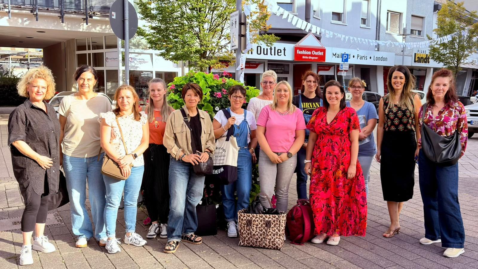 Die frankophonen Fachkräfte der Gesamteinrichtung Rehlingen-Siersburg bei ihrem gemeinsamen Treffen