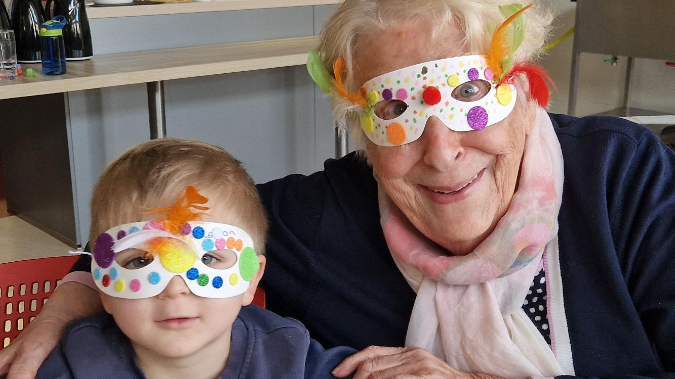 Der kreative Bastelvormittag sorgte für viel Spaß bei Groß und Klein