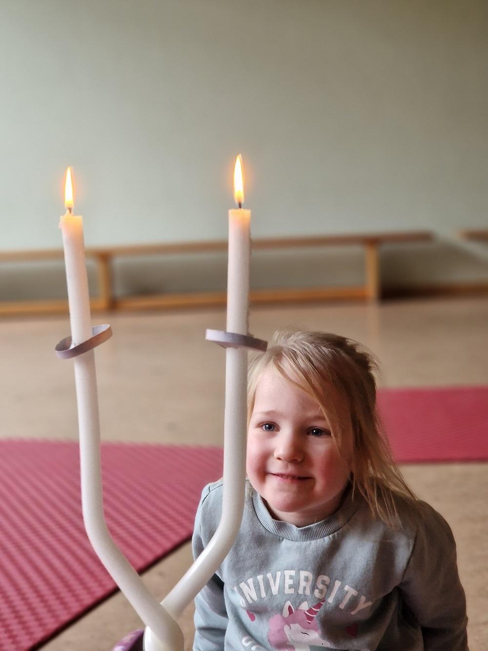 Die Jesuskerze wurde entzündet