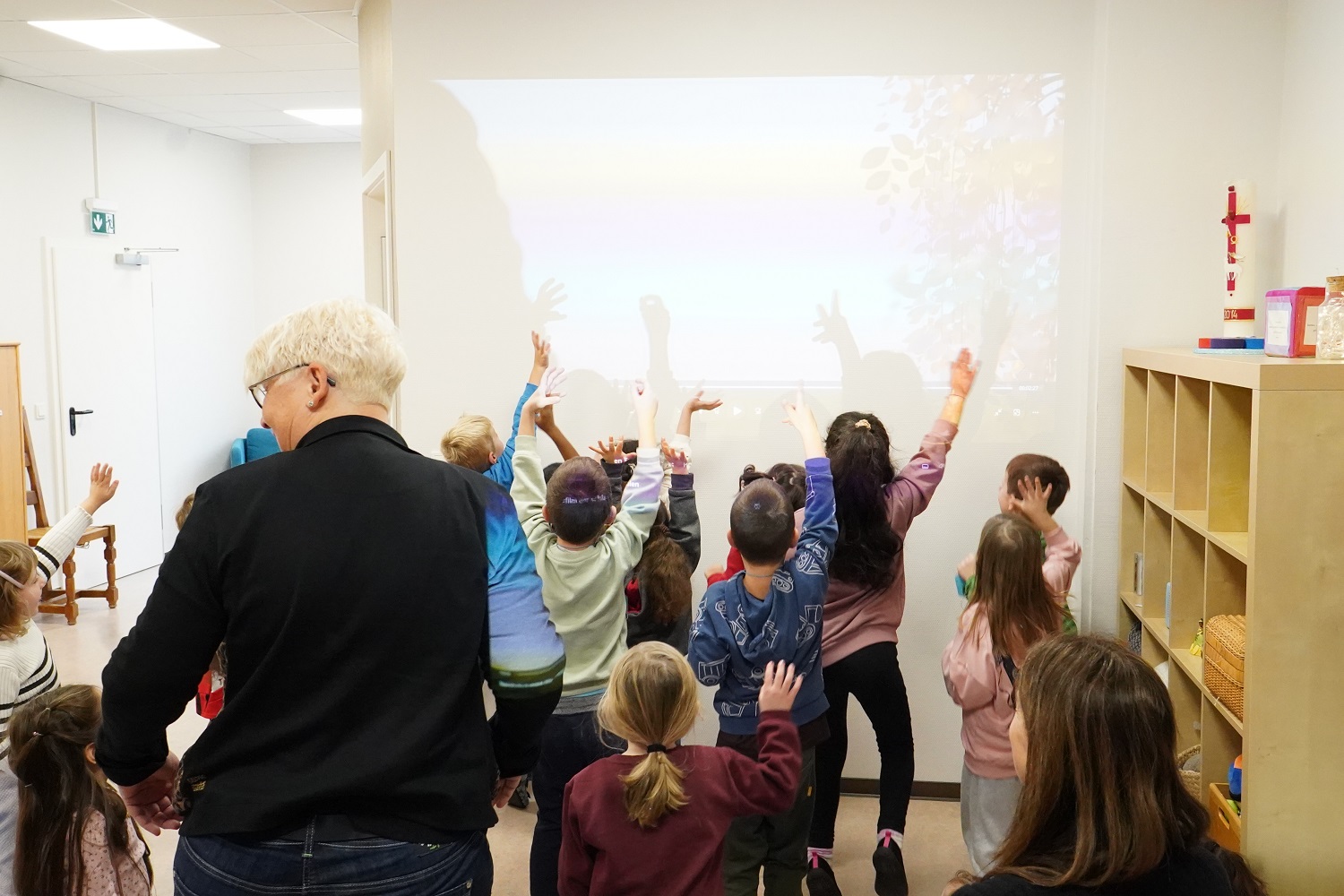 Alle schauten aufmerksam das Video zum Aktionstag