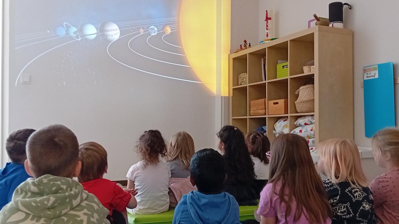 Beim Weltraumprojekt lernten die Kinder spielerisch mehr über die Weiten des Weltalls