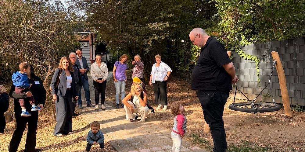 Gäste aus Gesellschaft, Kirche und Politik besuchten die Kita St. Elisabeth in Sulzbach