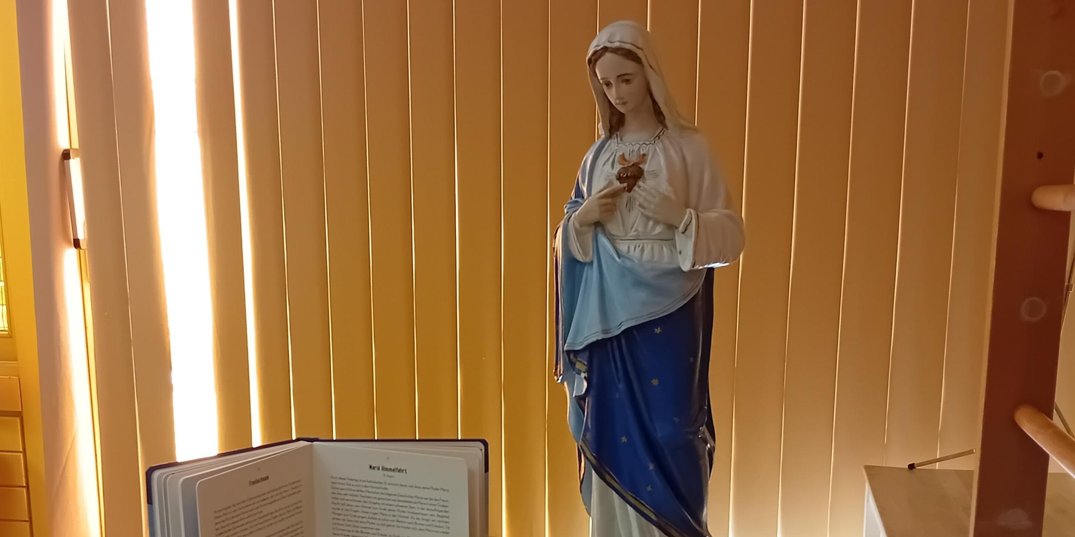 Die Kinder lernten mithilfe von Bildern die Geschichte des Festes und der Rolle Marias (c) Katholische KiTa gGmbH Saarland Die Kinder lernten mithilfe von Bildern die Geschichte des Festes und der Rolle Marias