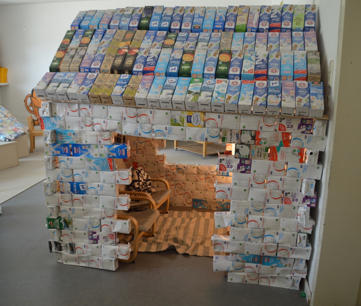 Das fertige Kunstwerk dient als Rückzugsort für die Kinder. (c) Katholische KiTa gGmbH Saarland Das fertige Kunstwerk dient als Rückzugsort für die Kinder.
