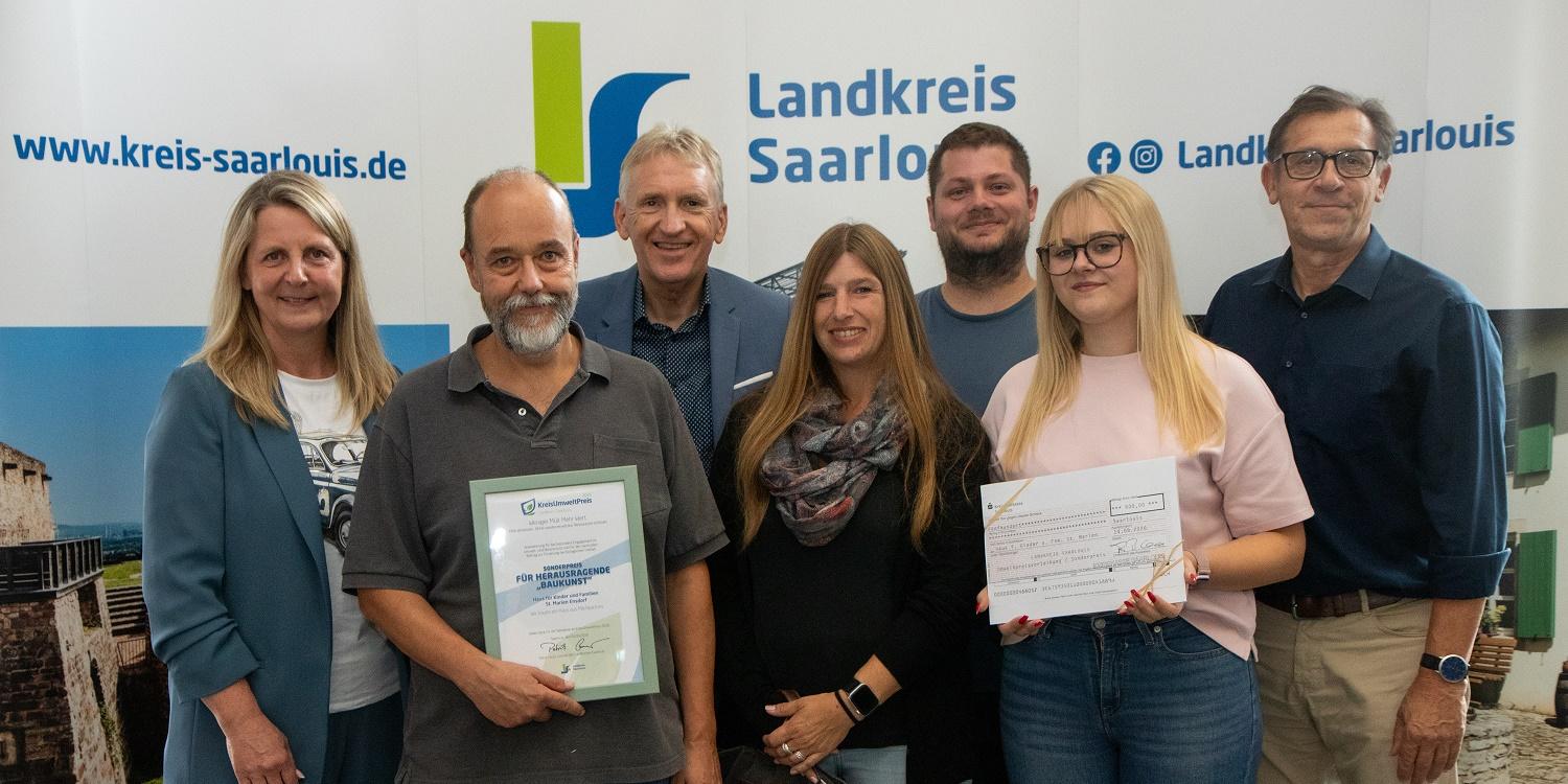 Die Kita freute sich über den Sonderpreis 'Herausragende Bauwerke' (c) Katholische KiTa gGmbH Saarland Die Kita freute sich über den Sonderpreis 'Herausragende Bauwerke'