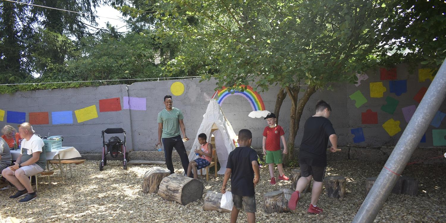 Das erste Sommerfest auf dem neu gestalteten Außengelände war ein voller Erfolg (c) Katholische KiTa Saarland gGmbH Das erste Sommerfest auf dem neu gestalteten Außengelände war ein voller Erfolg