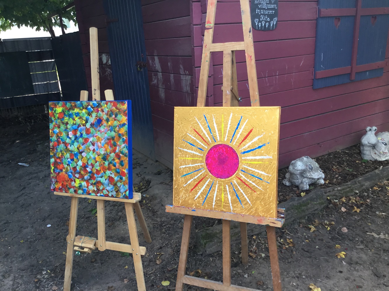 Bei einer Auktion wurden die 4 größten Kunstwerke versteigert (c) Katholische KiTa gGmbH Saarland Bei einer Auktion wurden die 4 größten Kunstwerke versteigert