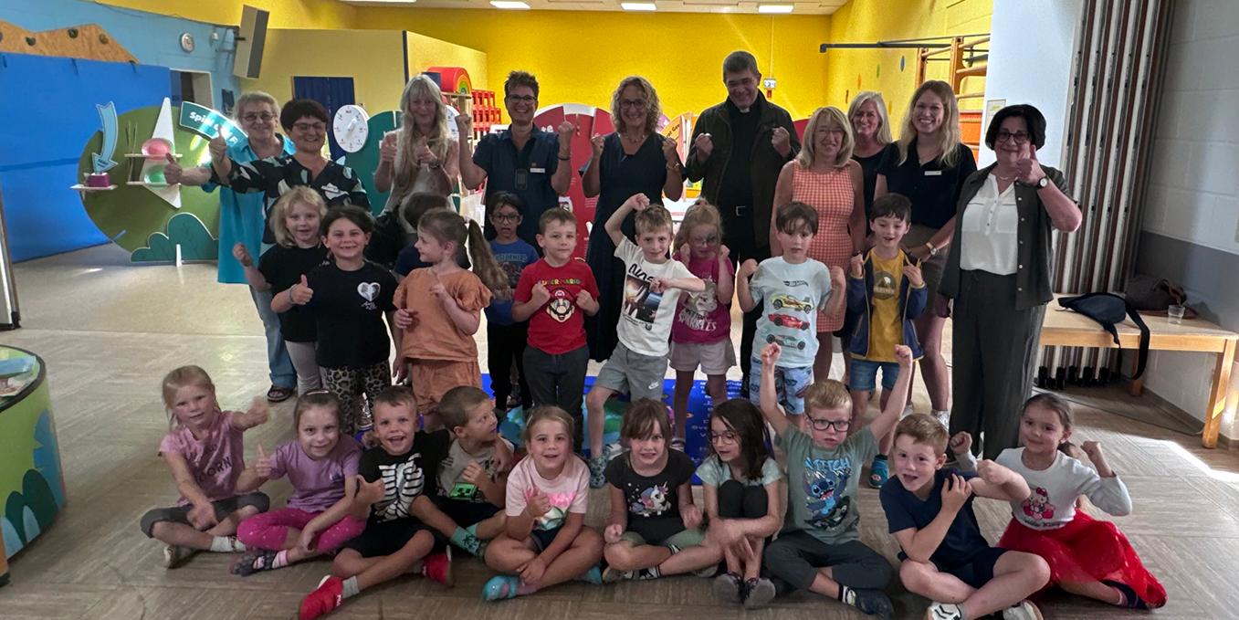 Die Vorschulkinder des katholischen Kinderhaus St. Josef Eppelborn bei der Eröffnung der Kinderrechte-Ausstellung (c) Katholische KiTa gGmbH Saarland Die Vorschulkinder des katholischen Kinderhaus St. Josef Eppelborn bei der Eröffnung der Kinderrechte-Ausstellung