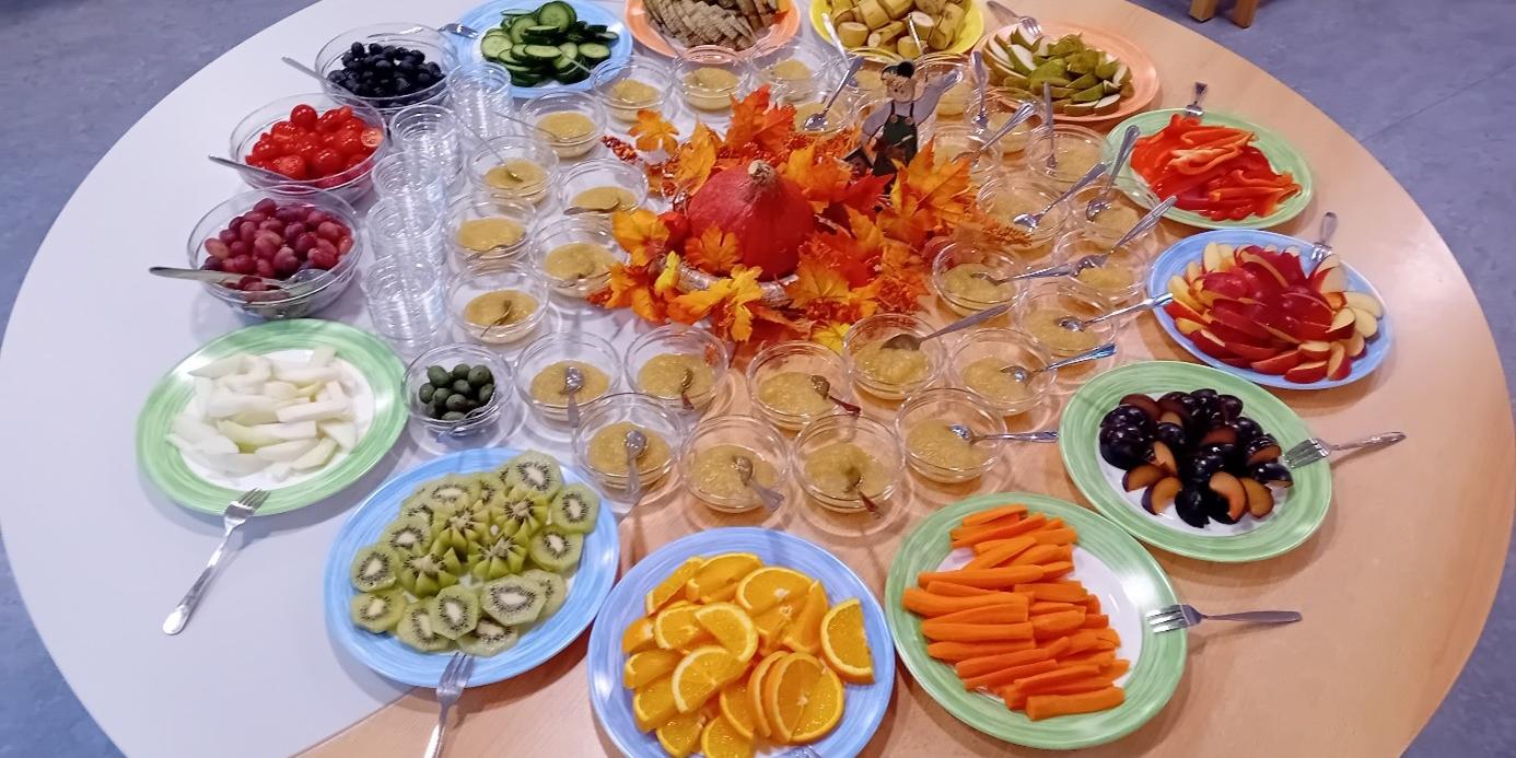 Ein reichhaltiges Buffet stand bereit