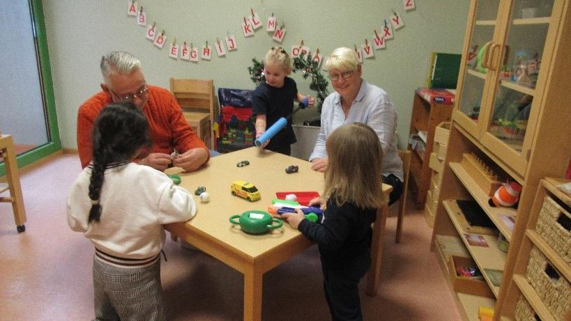 Die Forschenden zeigten Bürgermeister ihre Projekte