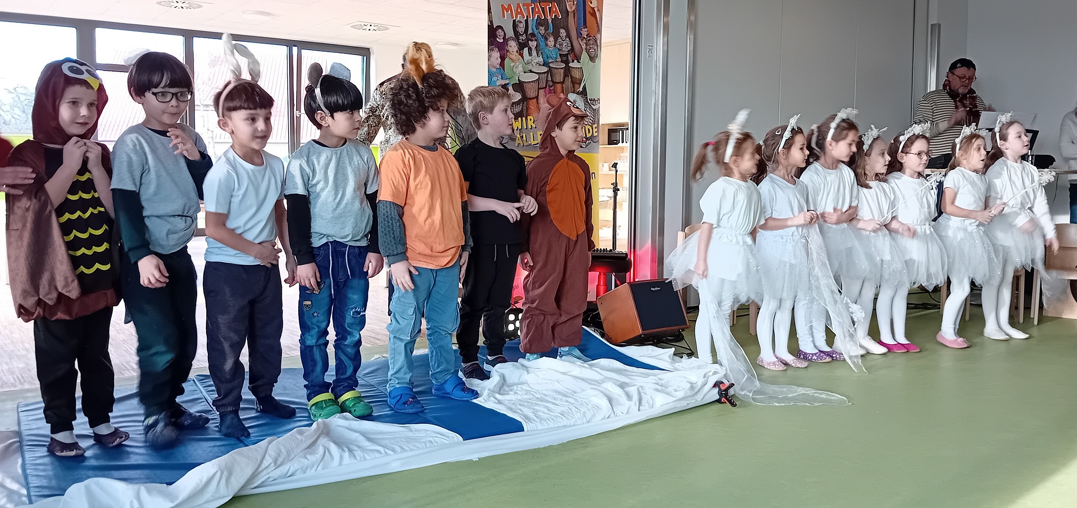 Die Kinder führten ein wundervolles Theaterstück vor