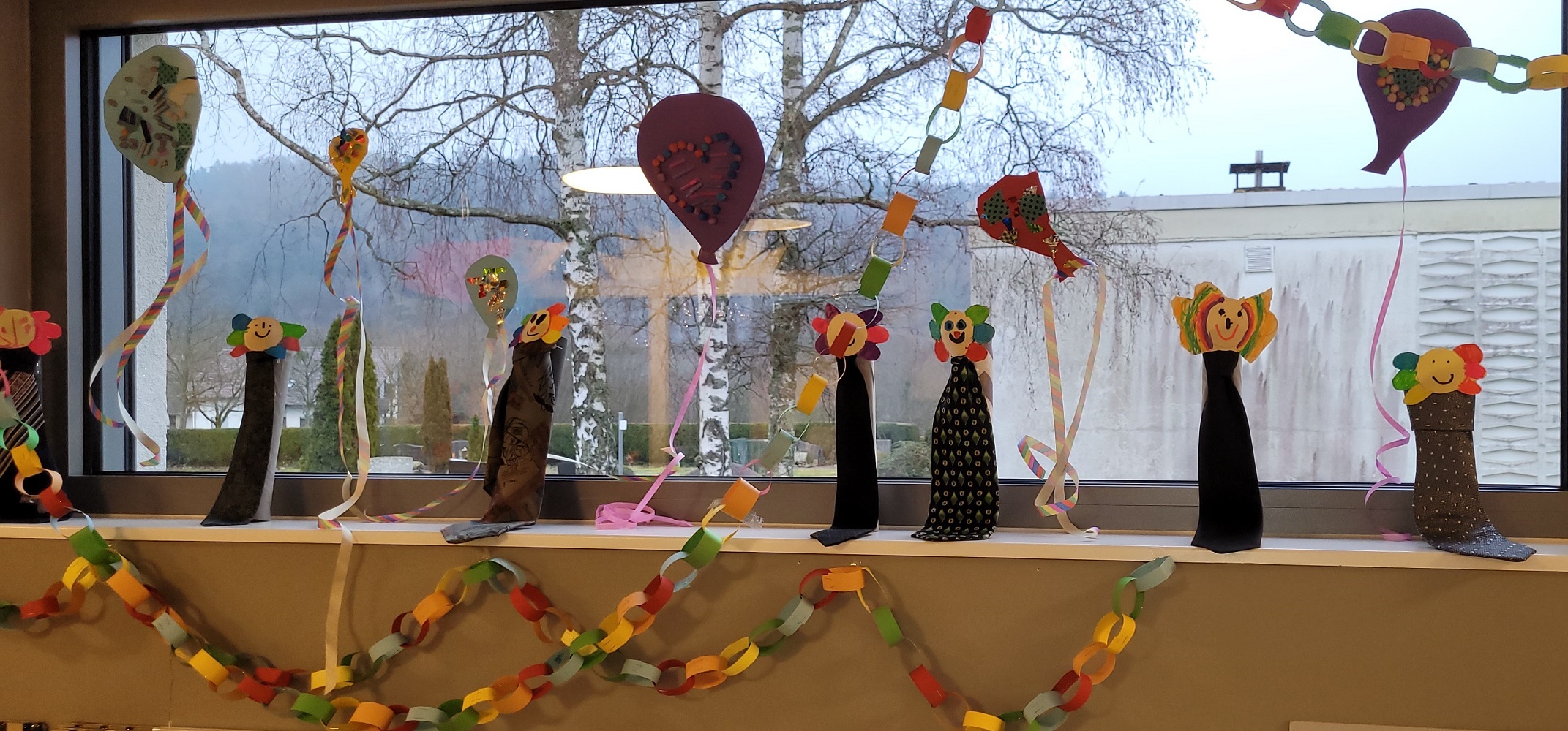 Nachhaltige Dekoration schmückte die Kita