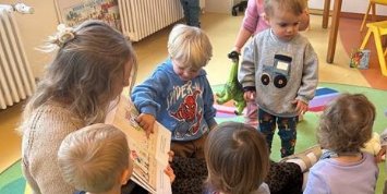 Alle Kinder lauschten begeistert den Geschichten (c) Katholische KiTa gGmbH Saarland Alle Kinder lauschten begeistert den Geschichten
