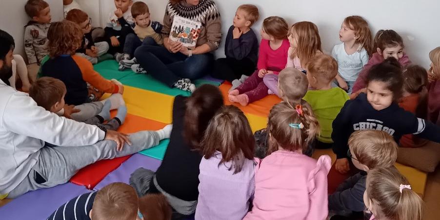 Die Kinder konnten beim Vorlesen ihre eigenen Vorlieben und ihren Geschmack äußern (c) Katholische KiTa Saarland gGmbH Die Kinder konnten beim Vorlesen ihre eigenen Vorlieben und ihren Geschmack äußern
