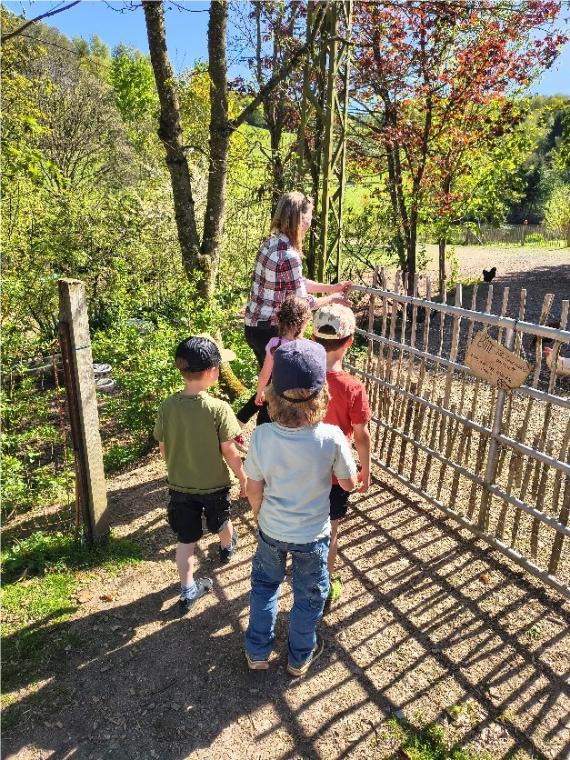 Alle hatten Spaß am Eltern-Kind-Nachmittag auf dem biologisch geführten Bauernhof (c) Katholische KiTa gGmbH Saarland Alle hatten Spaß am Eltern-Kind-Nachmittag auf dem biologisch geführten Bauernhof