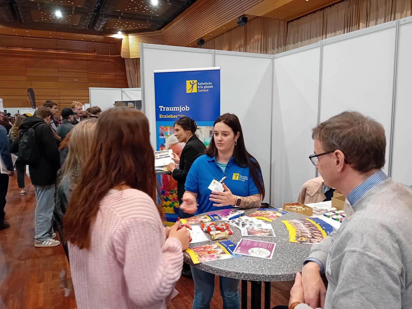 Schüler*innen erkundigten sich über die Ausbildung zum Erzieher*in
