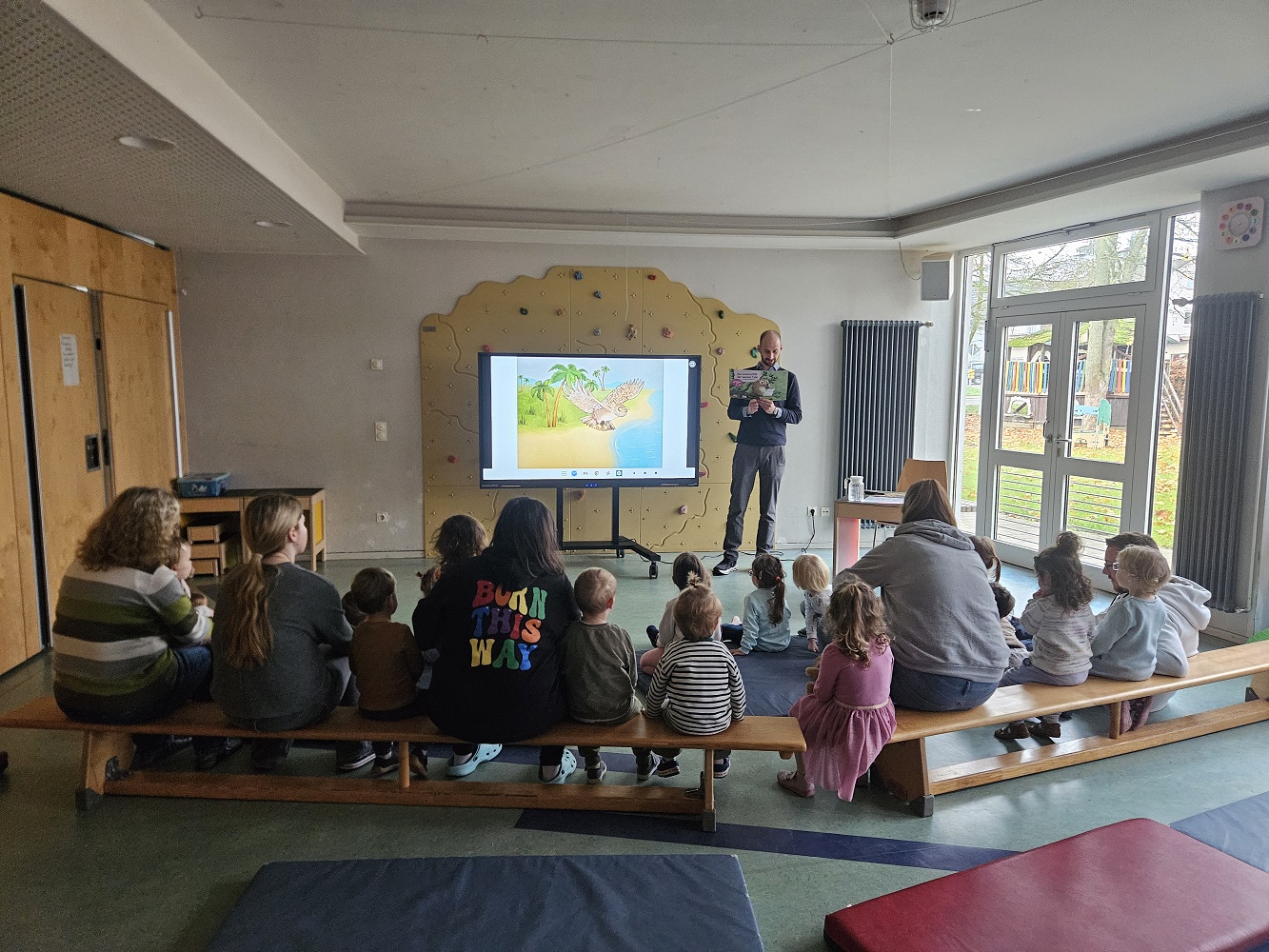 Die Kinder lauschten gespannt der Geschichte