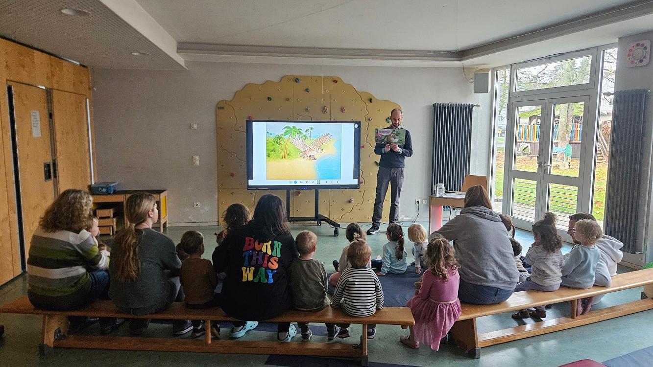 Die Kinder lauschten gespannt der Geschichte