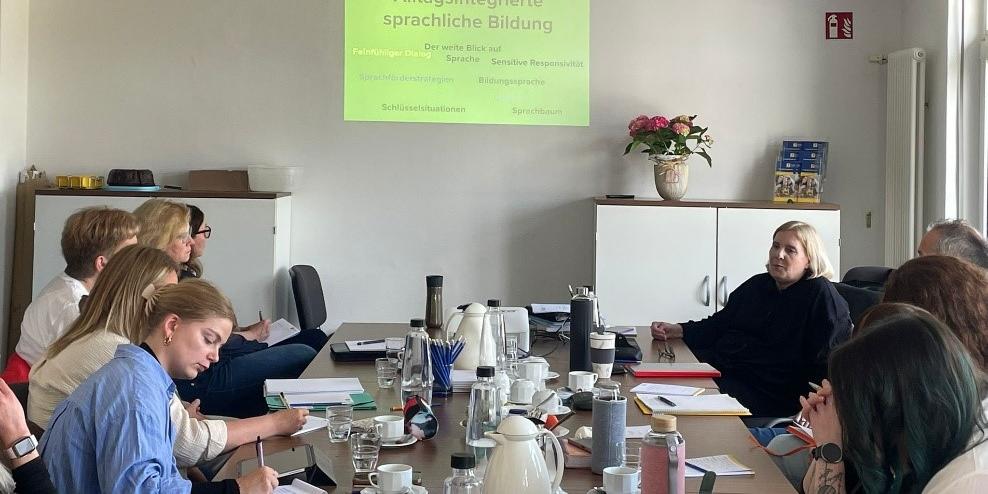 Gemeinsames Treffen der Standortleitungen und Sprachfachkräfte der GE Saarlouis (c) Katholische KiTa gGmbH Saarland Gemeinsames Treffen der Standortleitungen und Sprachfachkräfte der GE Saarlouis